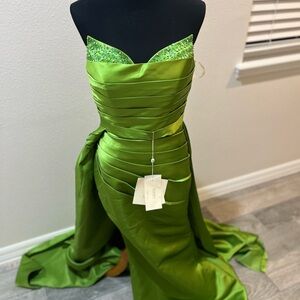 Vibrant Strapless Green Gown